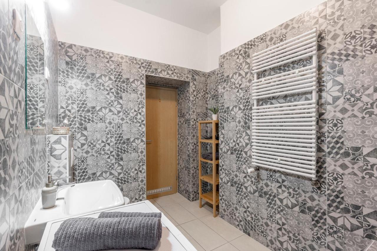 Cozy Home By Bella In The Heart Of Budapest Exteriör bild