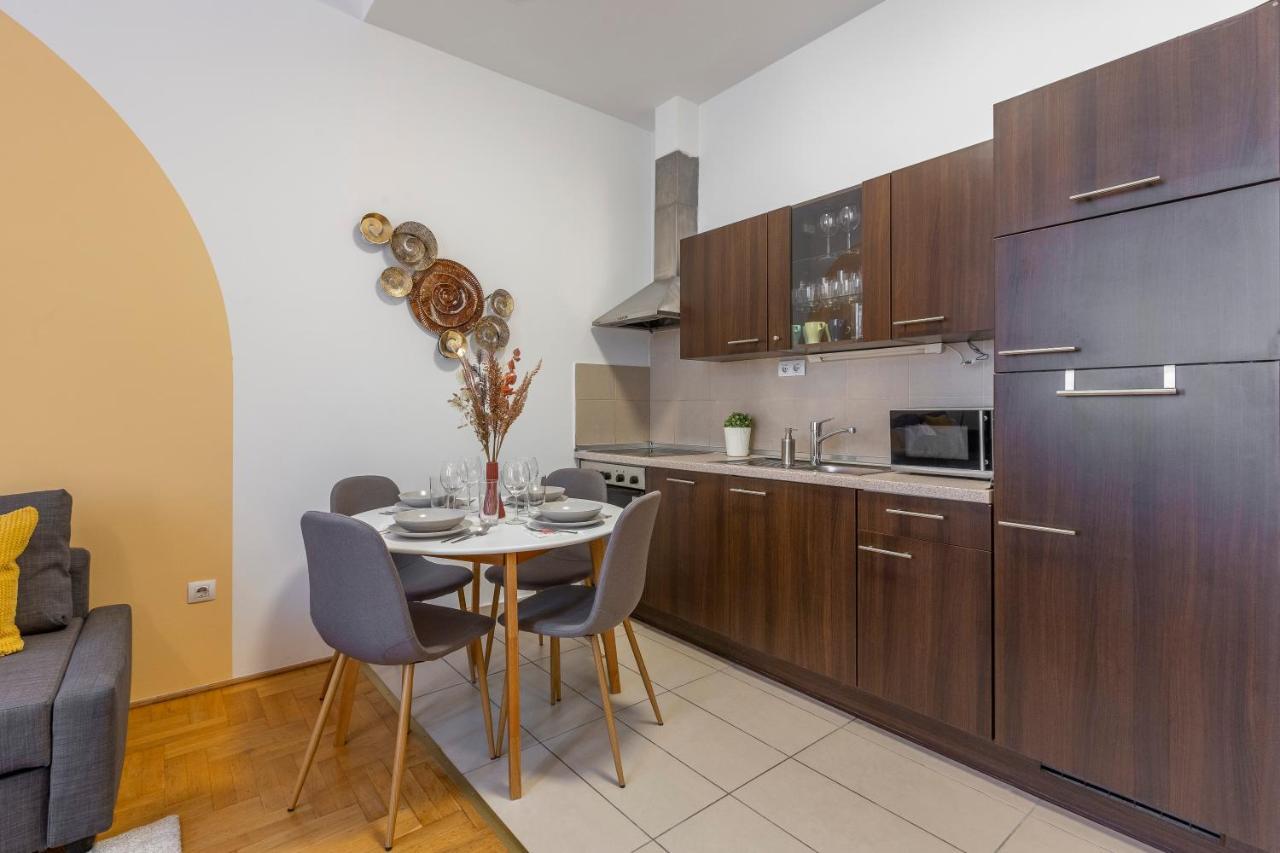 Cozy Home By Bella In The Heart Of Budapest Exteriör bild