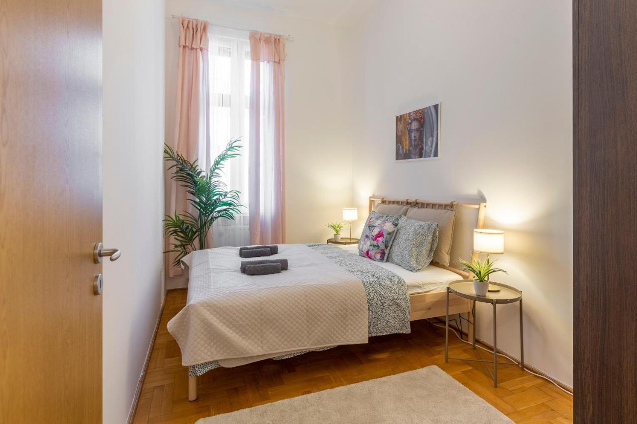 Cozy Home By Bella In The Heart Of Budapest Exteriör bild