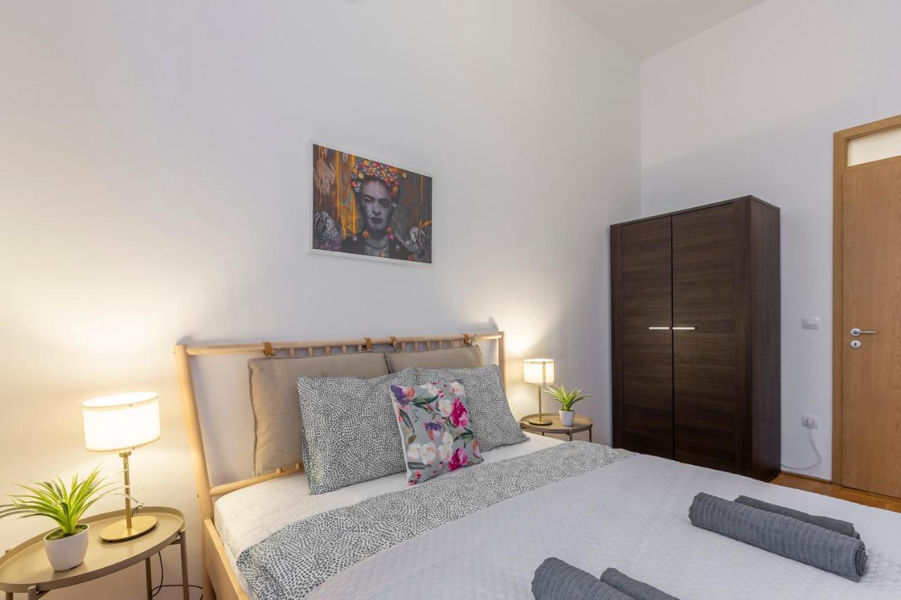 Cozy Home By Bella In The Heart Of Budapest Exteriör bild